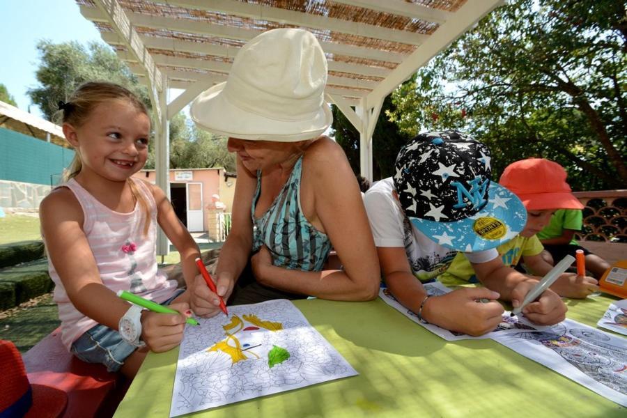 Camping Montana Parc - Gassin Golfe De St Tropez - Maeva מראה חיצוני תמונה
